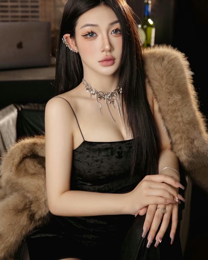 ảnh Trần Hà Linh đầy thần thái