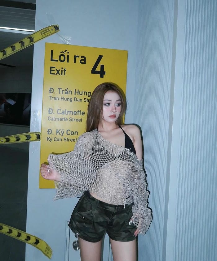 ảnh Trần Hà Linh phong cách năng động