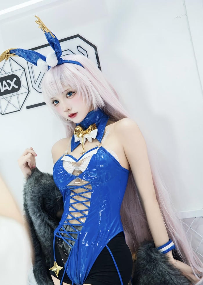 ảnh cosplay anime girl thần thái cuốn hút
