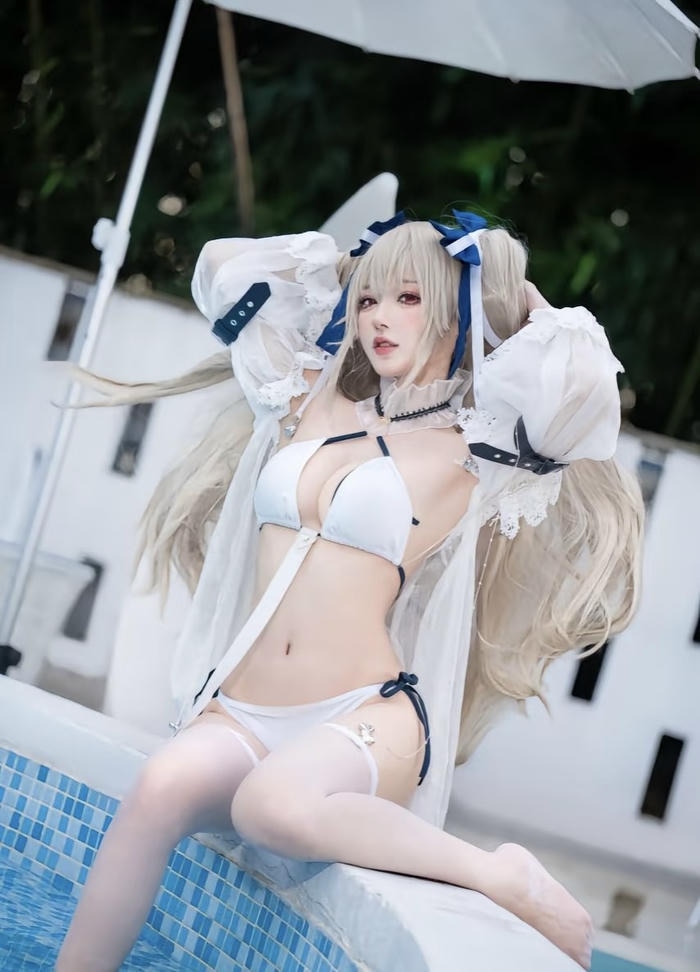 ảnh cosplay anime girl thần thái quyến rũ