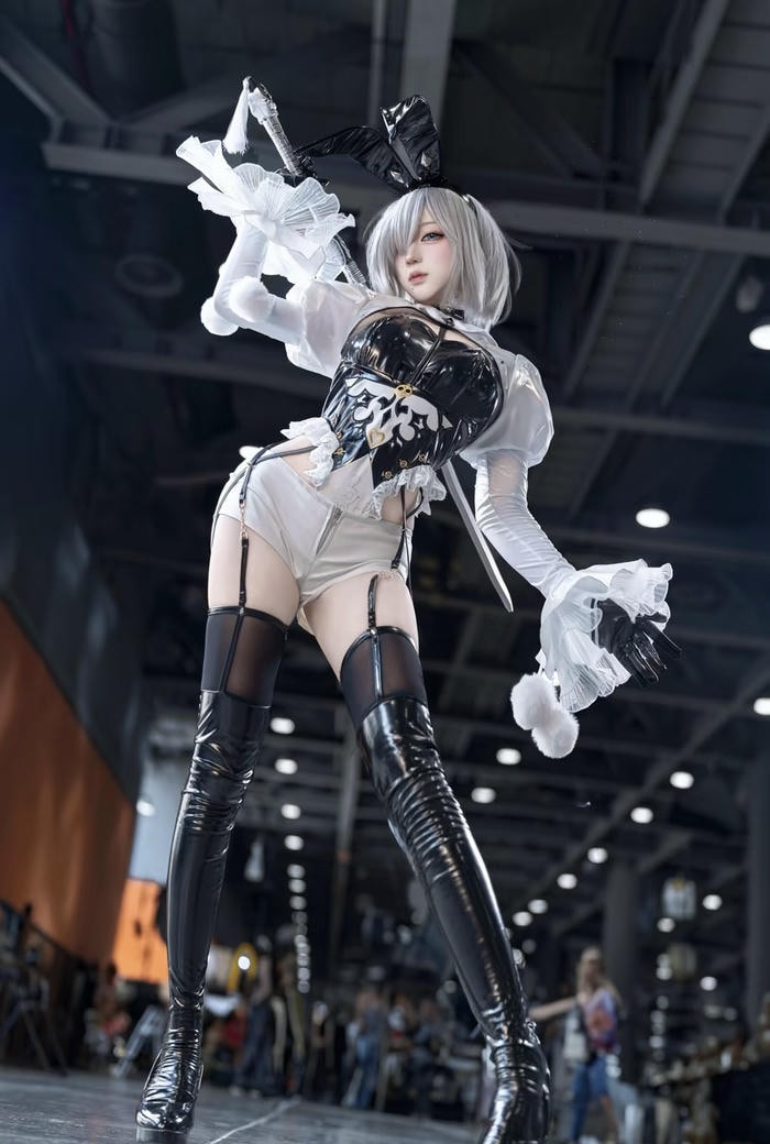 ảnh cosplay anime nữ ánh nhìn thu hút