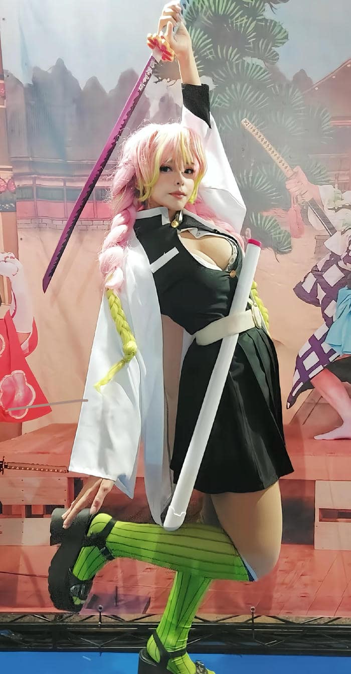 cosplay Mitsuri Kanroji cute