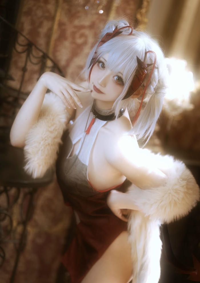 cosplay anime girl pose cuốn hút