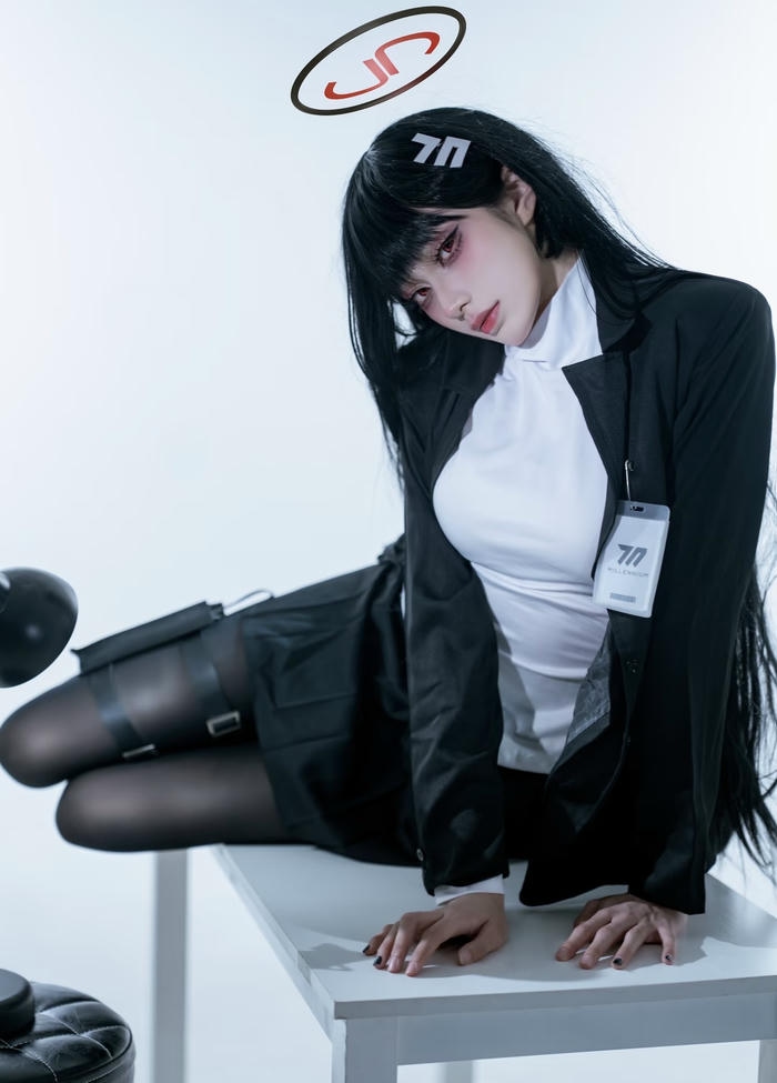 cosplay anime nữ concept hiện đại