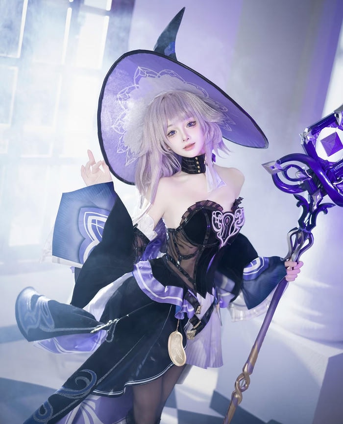 cosplay anime nữ pose dễ thương
