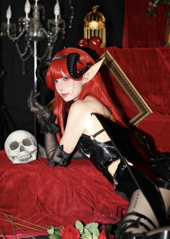 cosplay anime nữ thần cảm xúc