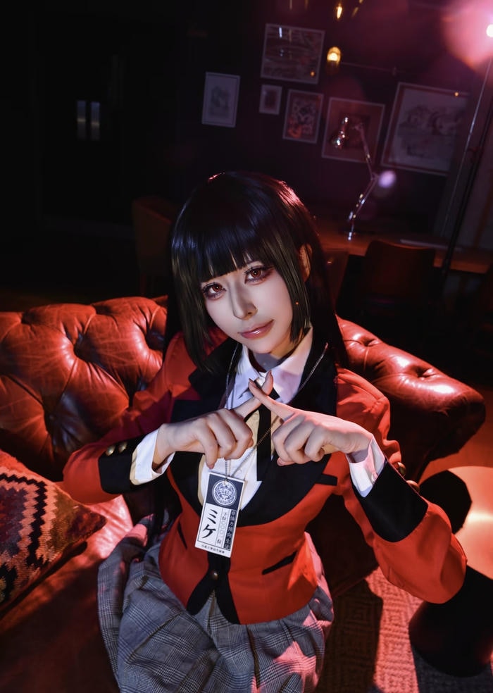 cosplay anime nữ với concept lãng mạn