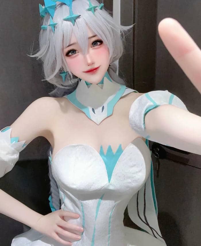 cosplay học sinh dễ thương