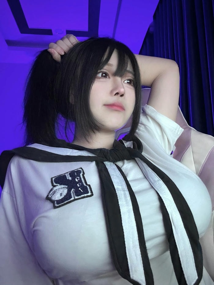 đường cong nóng bỏng của Pi Tiên