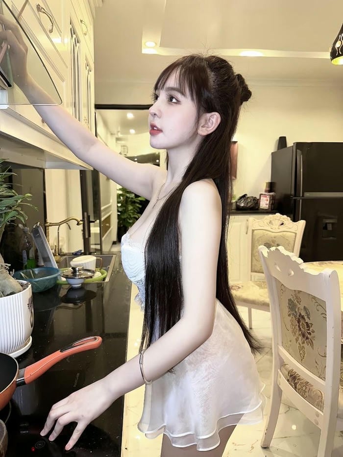 góc nghiêng Trần Huyền Châu