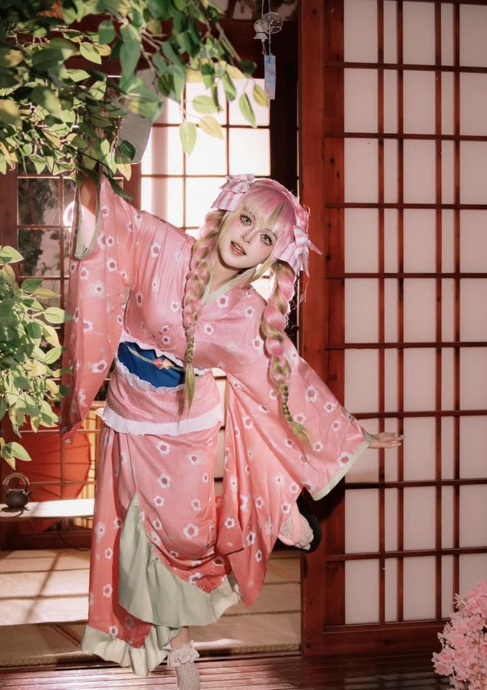 hình cosplay Mitsuri Kanroji sexy