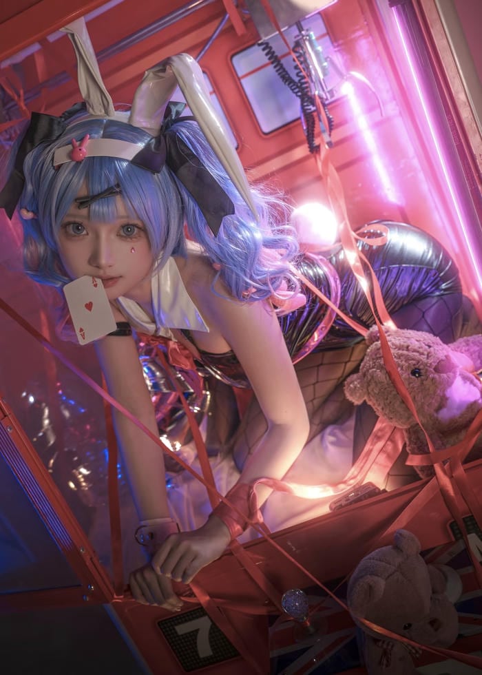 hình cosplay anime girl tạo dáng đẹp