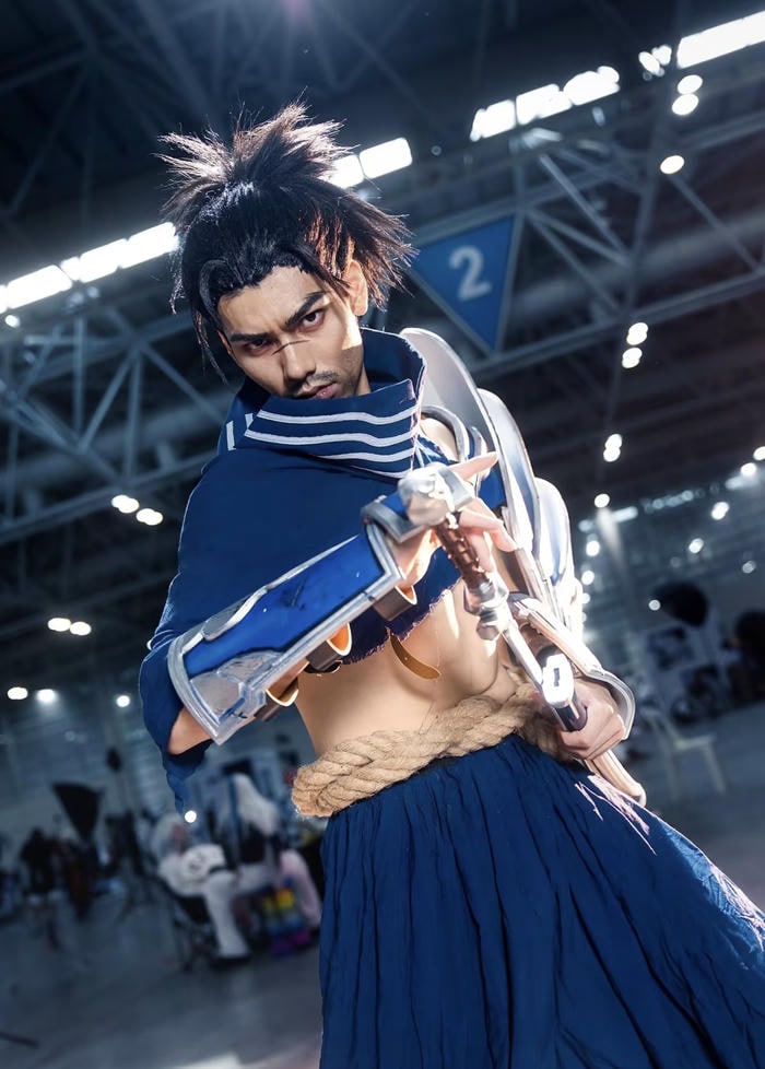 hình cosplay anime mạnh mẽ