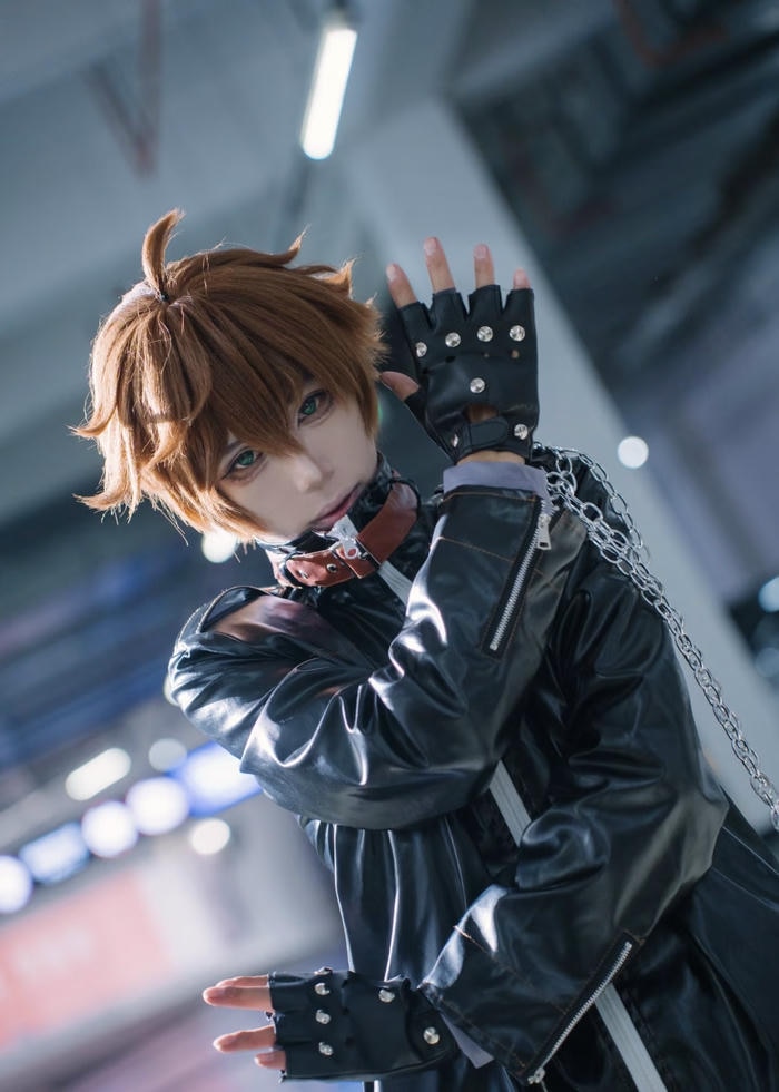 hình cosplay anime nam chiến đấu