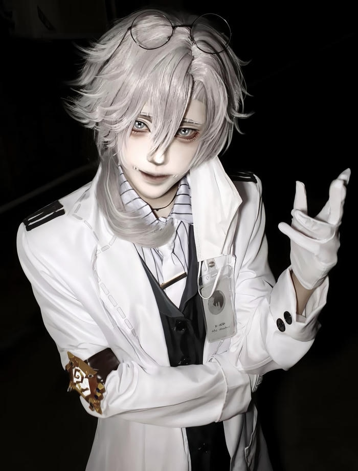 hình cosplay anime nam tóc trắng