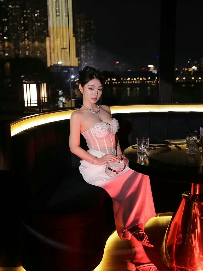 những bức ảnh xinh đẹp của Trần Hà Linh