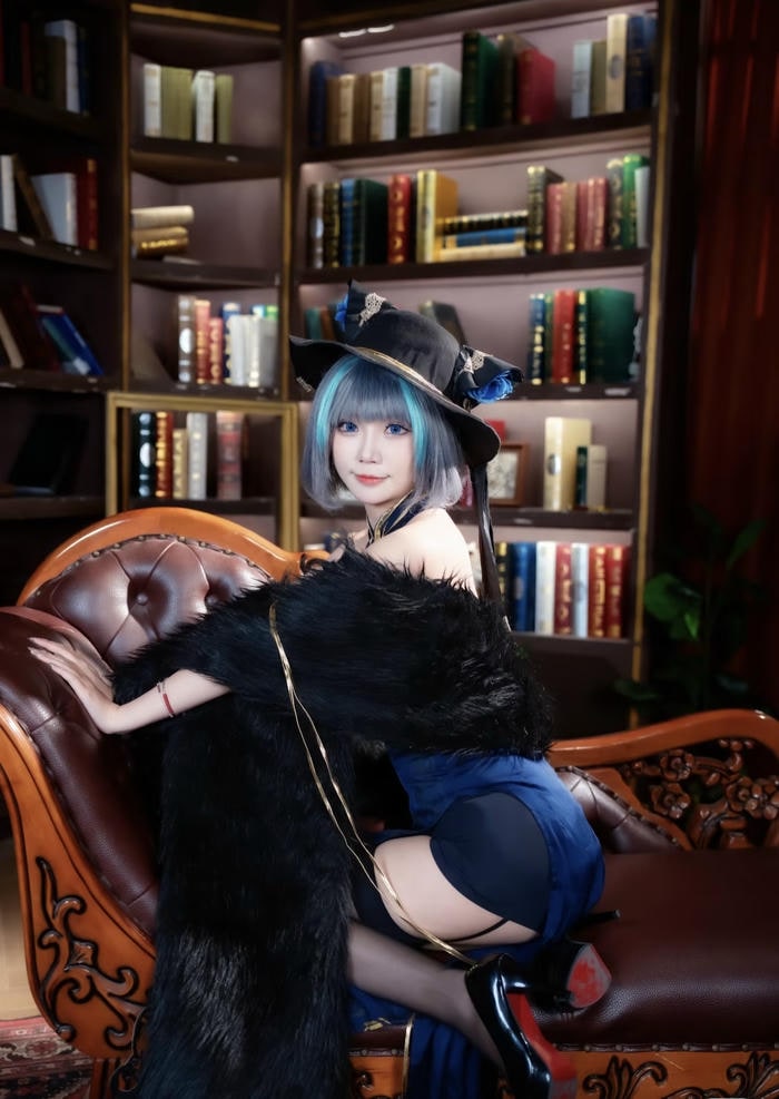 sexy anime cosplay với ánh sáng nghệ thuật